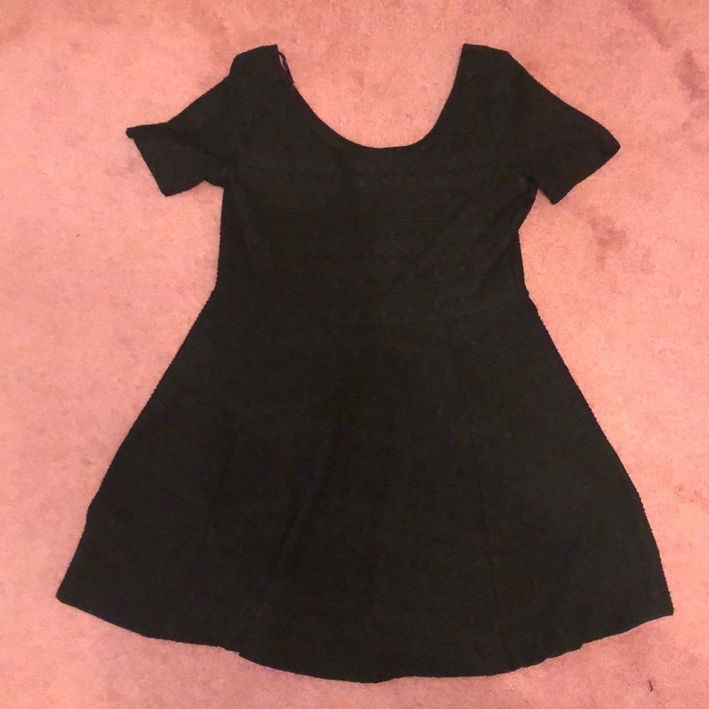 Short sleeve black dress